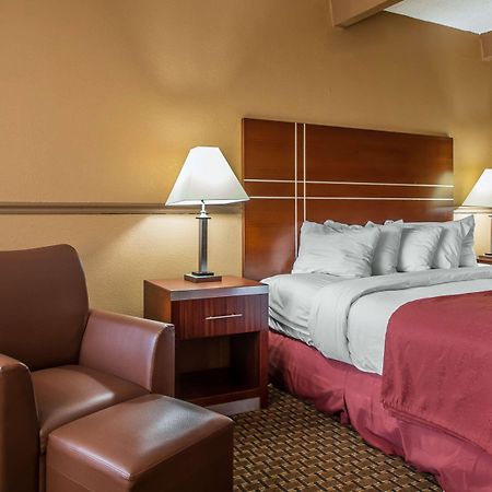 Quality Inn East Dubuque Экстерьер фото