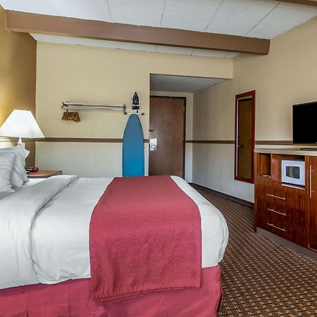 Quality Inn East Dubuque Экстерьер фото