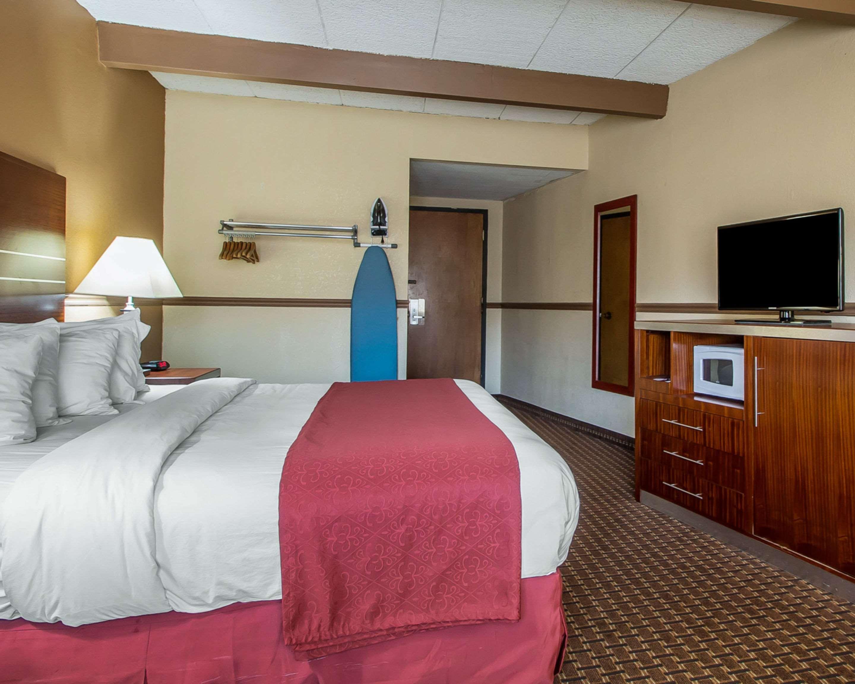 Quality Inn East Dubuque Экстерьер фото