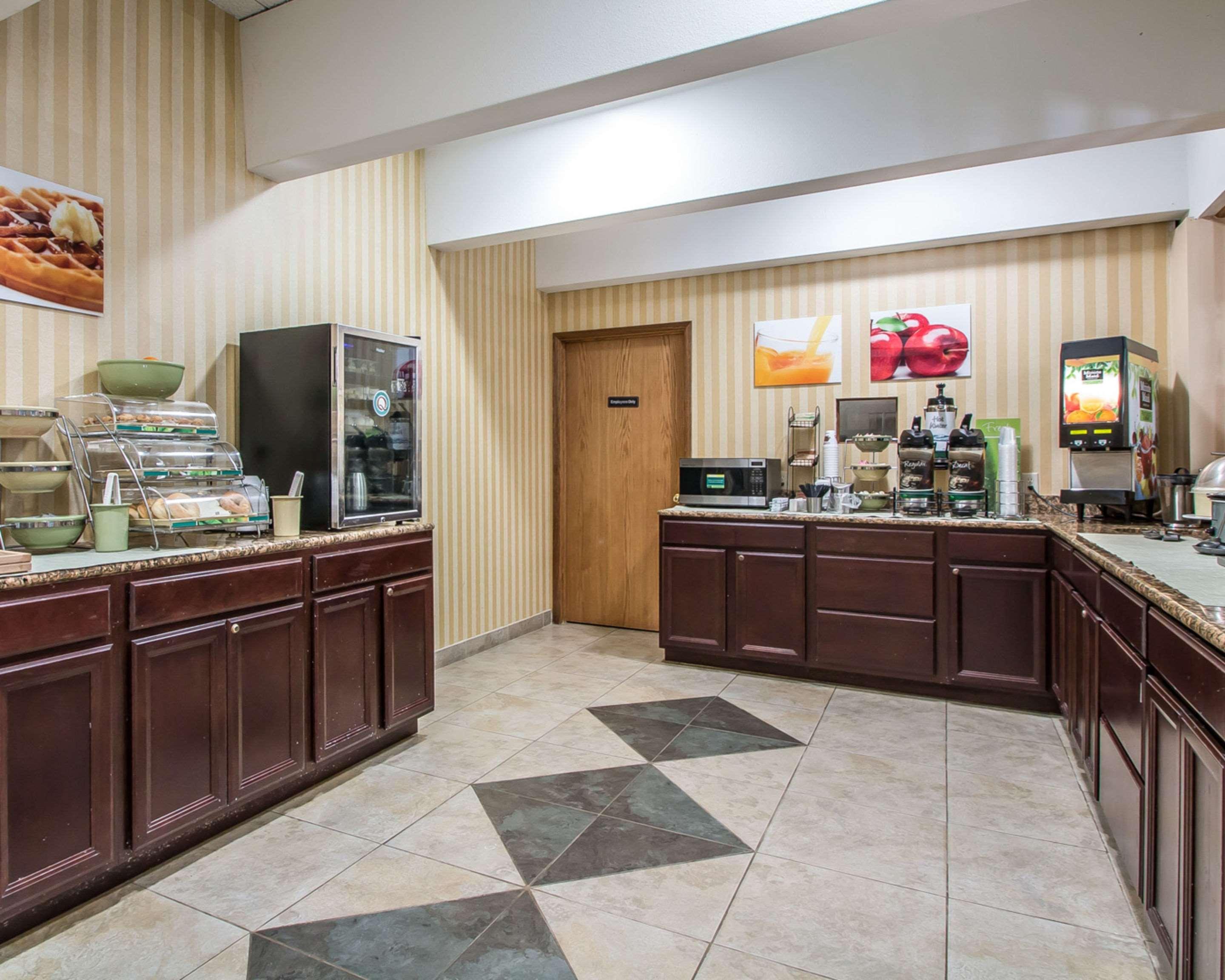 Quality Inn East Dubuque Экстерьер фото