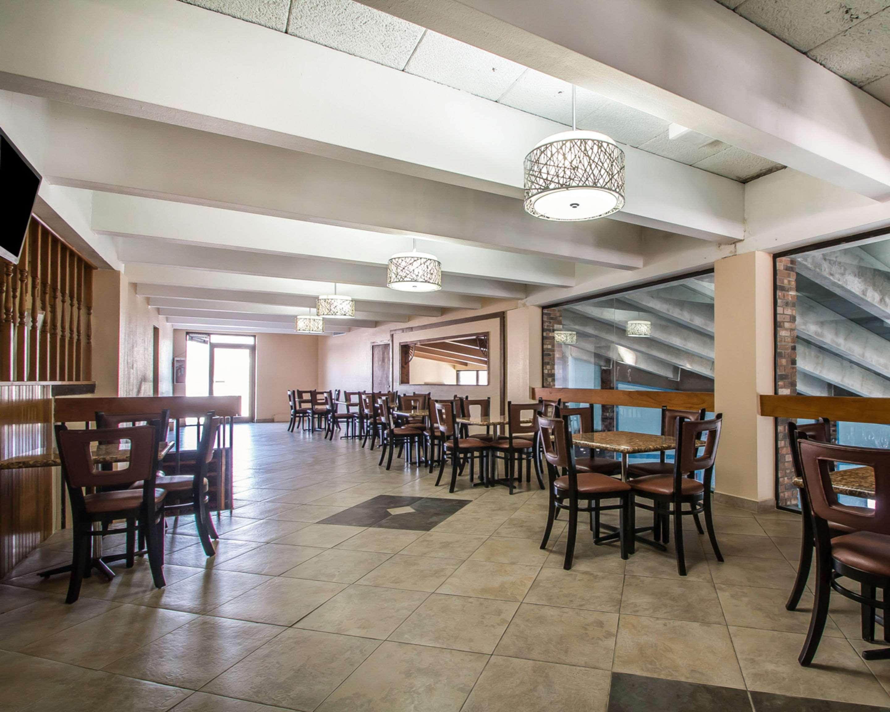 Quality Inn East Dubuque Экстерьер фото
