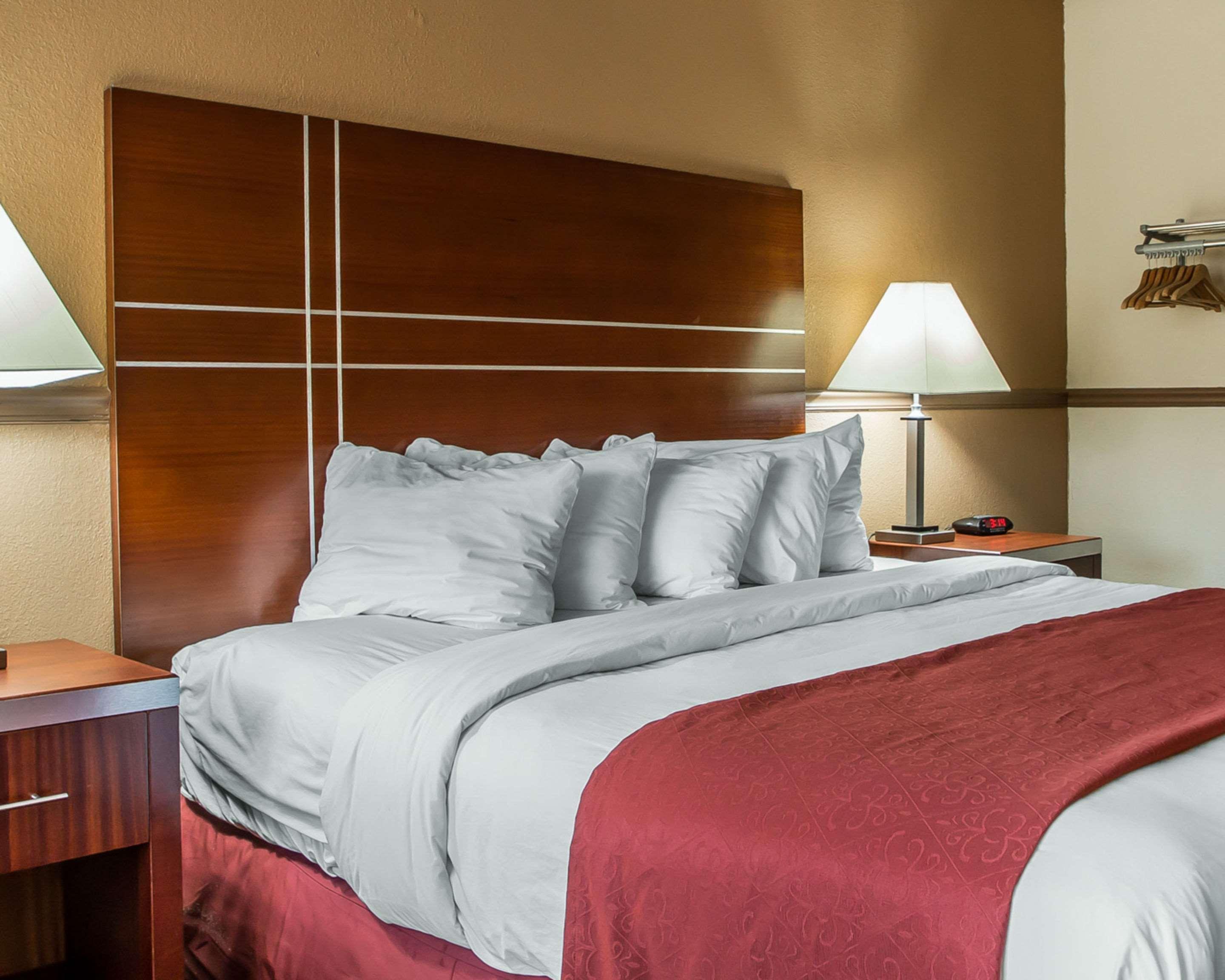 Quality Inn East Dubuque Экстерьер фото