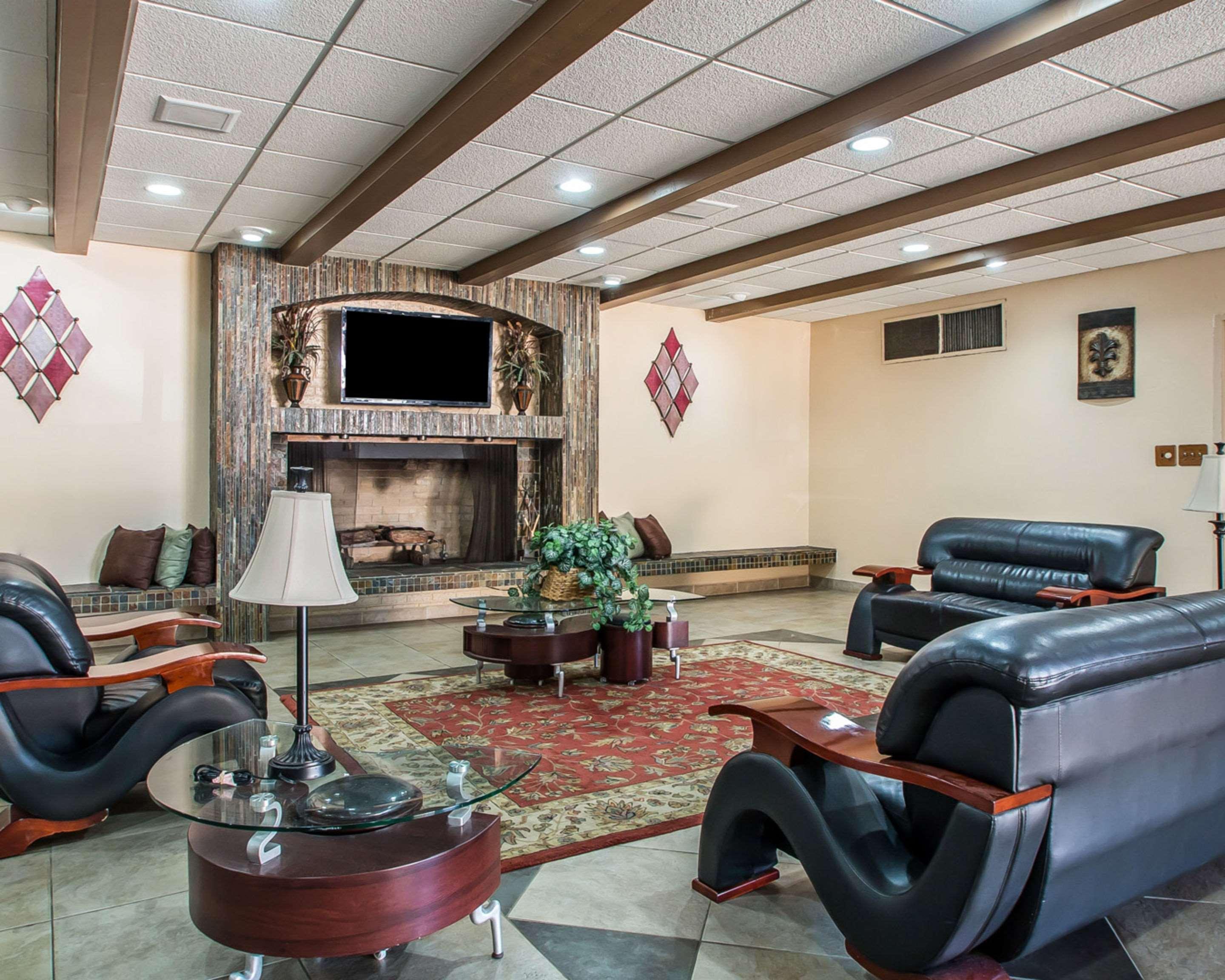 Quality Inn East Dubuque Экстерьер фото