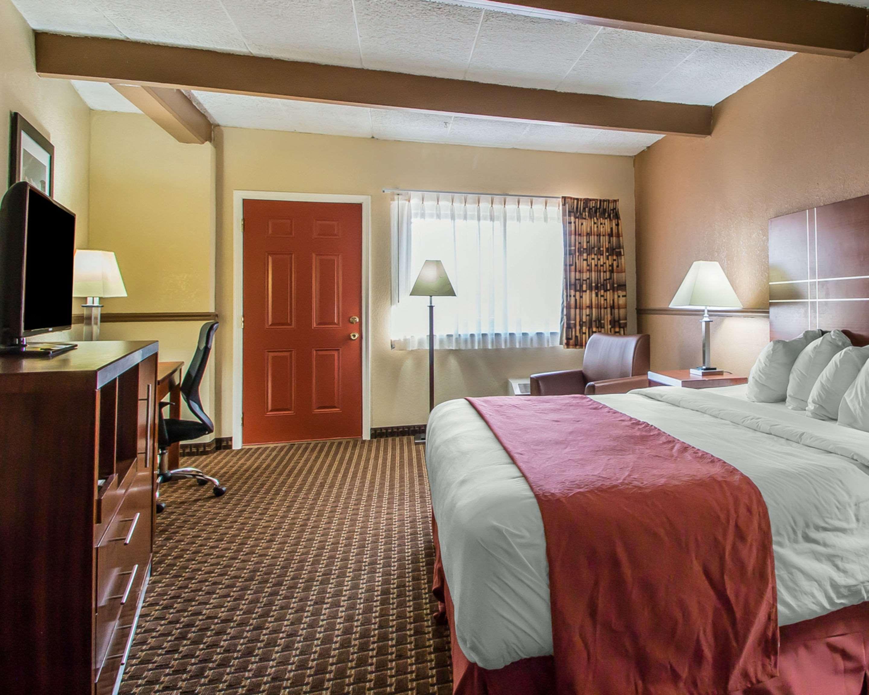 Quality Inn East Dubuque Экстерьер фото
