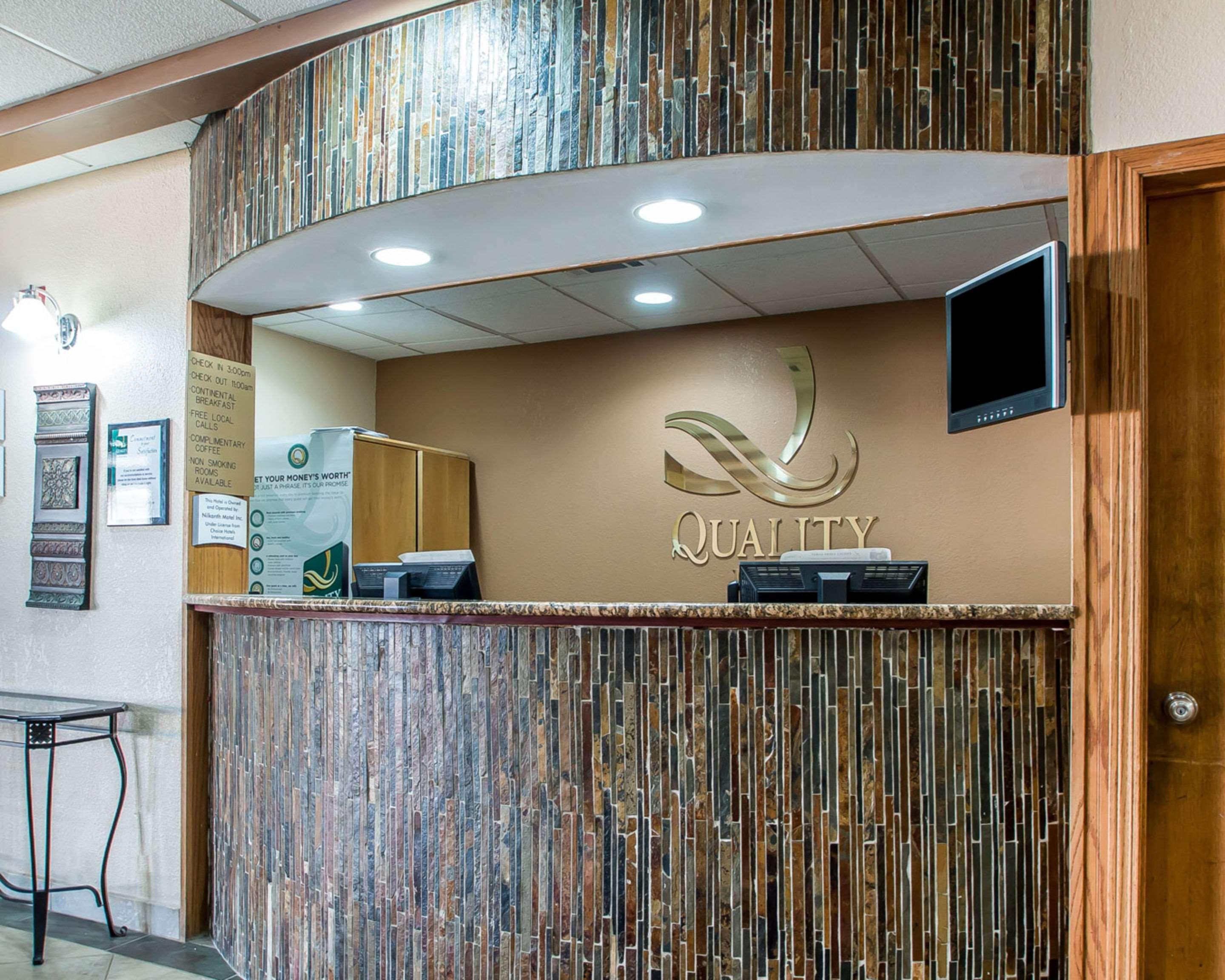 Quality Inn East Dubuque Экстерьер фото