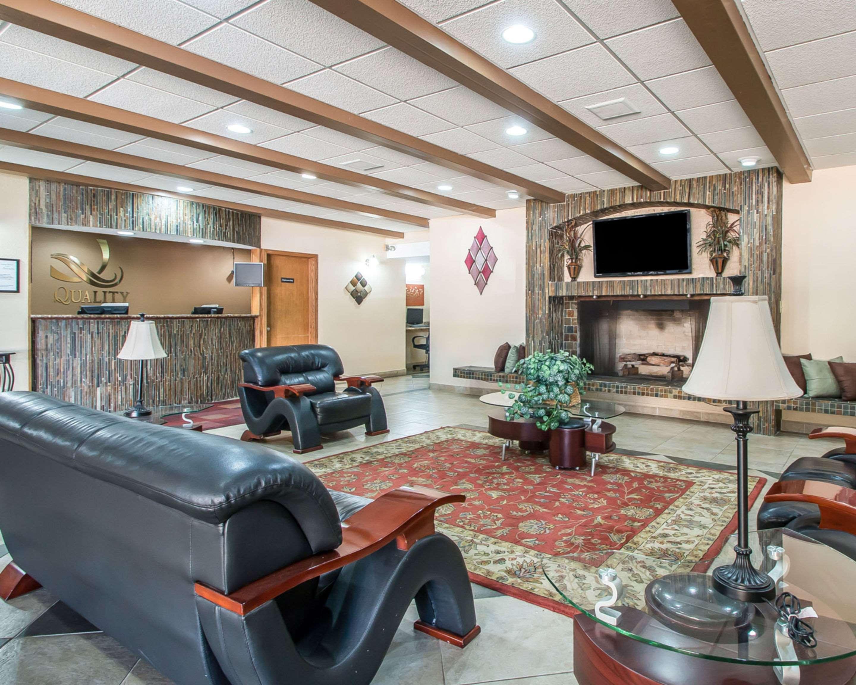 Quality Inn East Dubuque Экстерьер фото