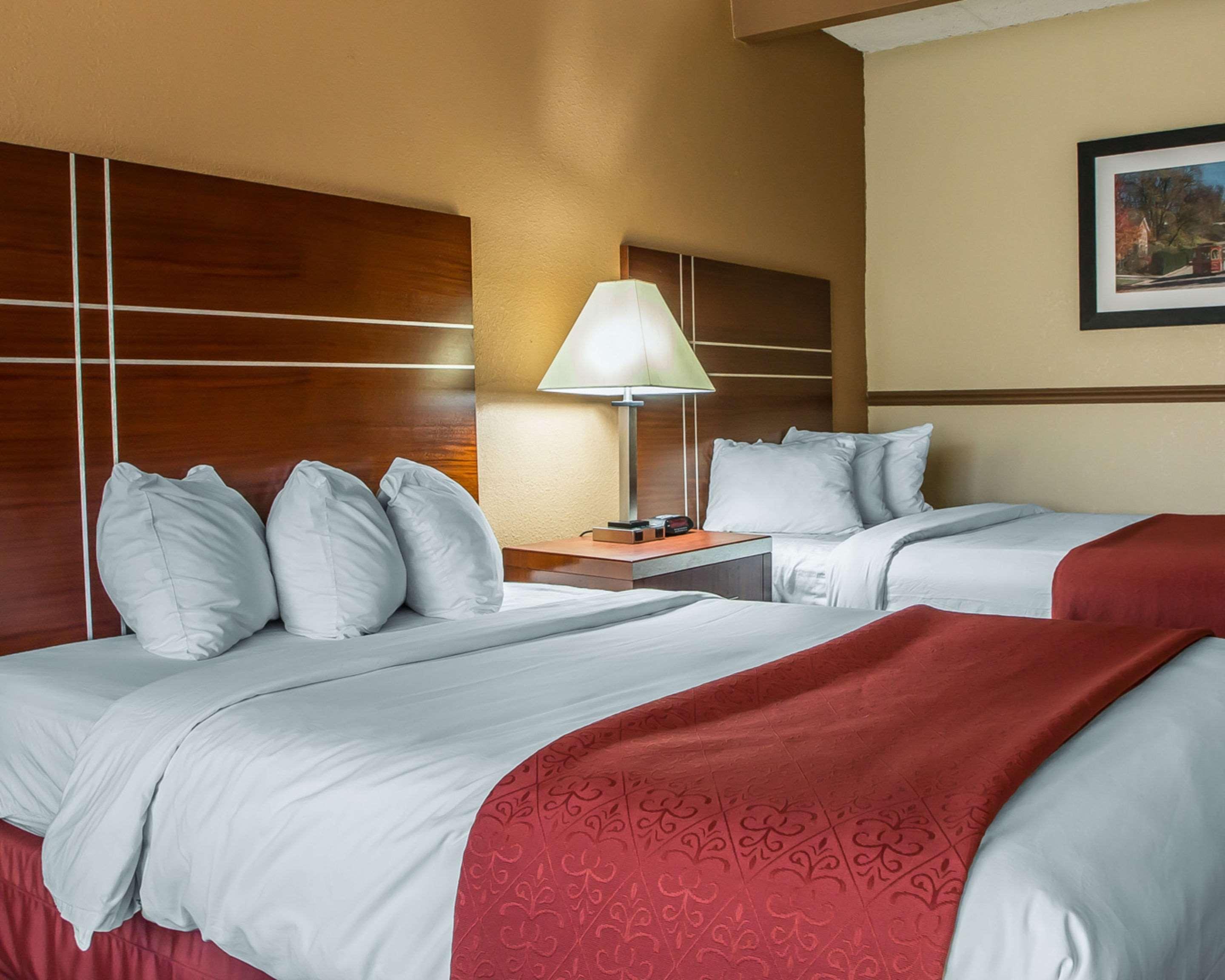 Quality Inn East Dubuque Экстерьер фото