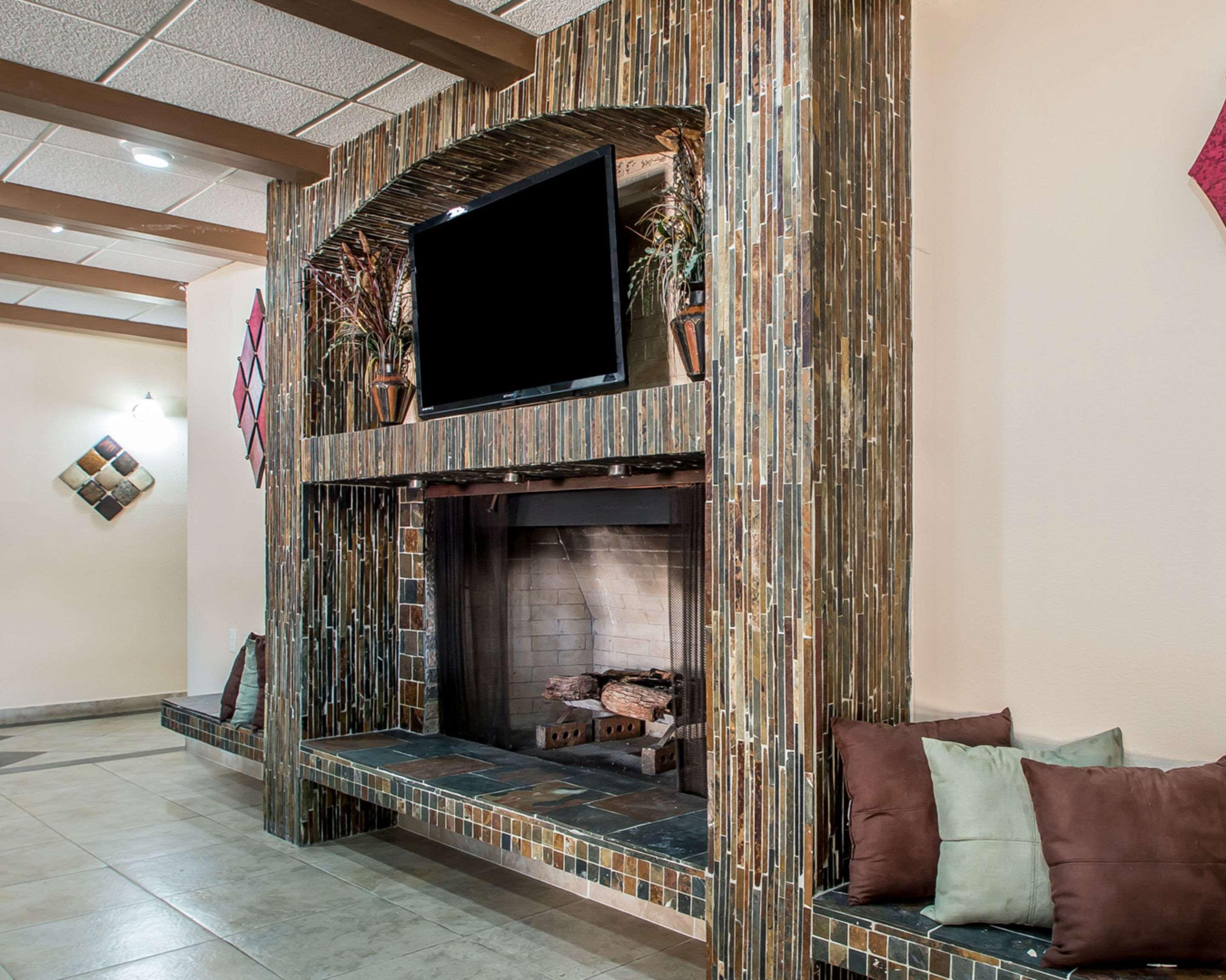 Quality Inn East Dubuque Экстерьер фото