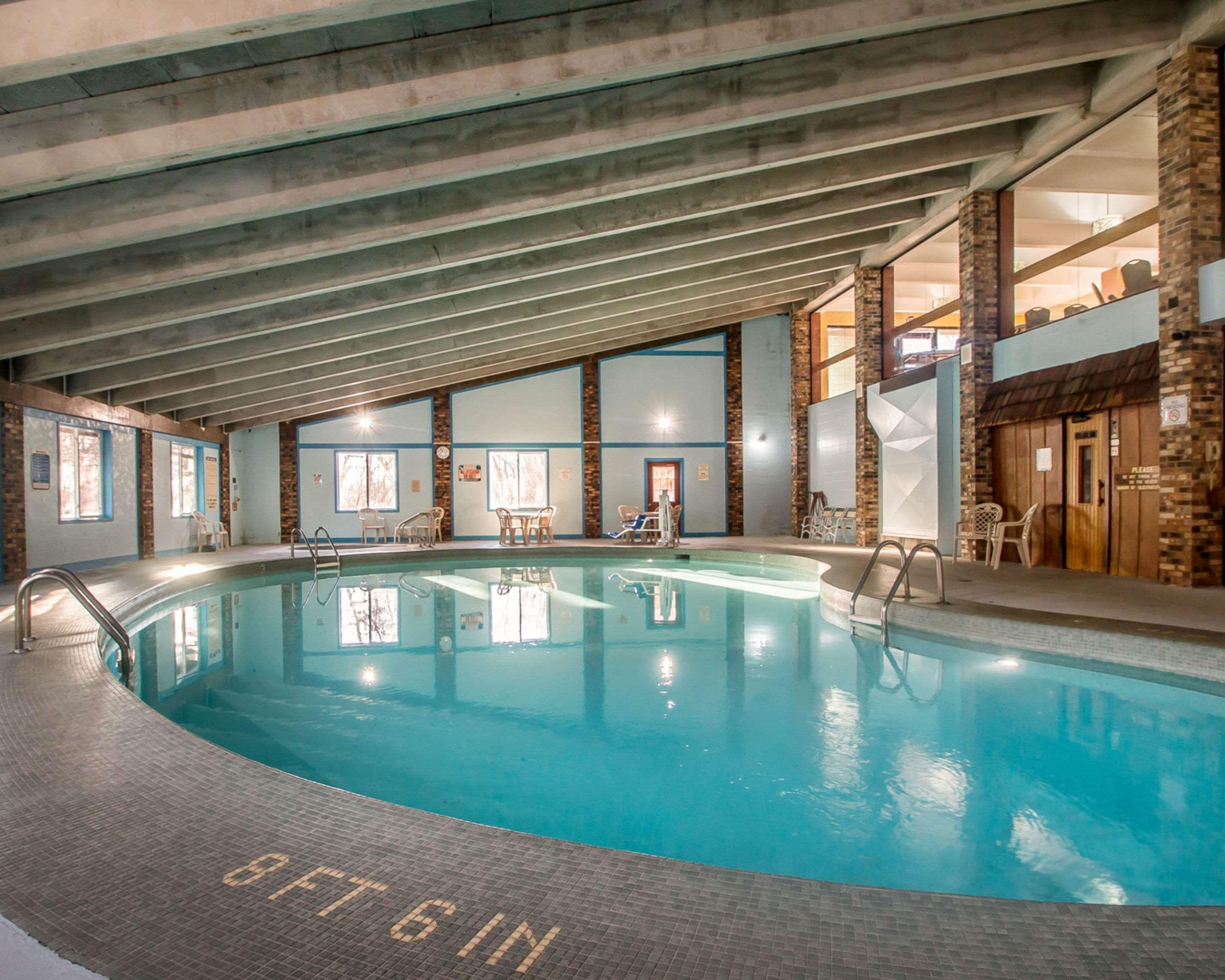 Quality Inn East Dubuque Экстерьер фото