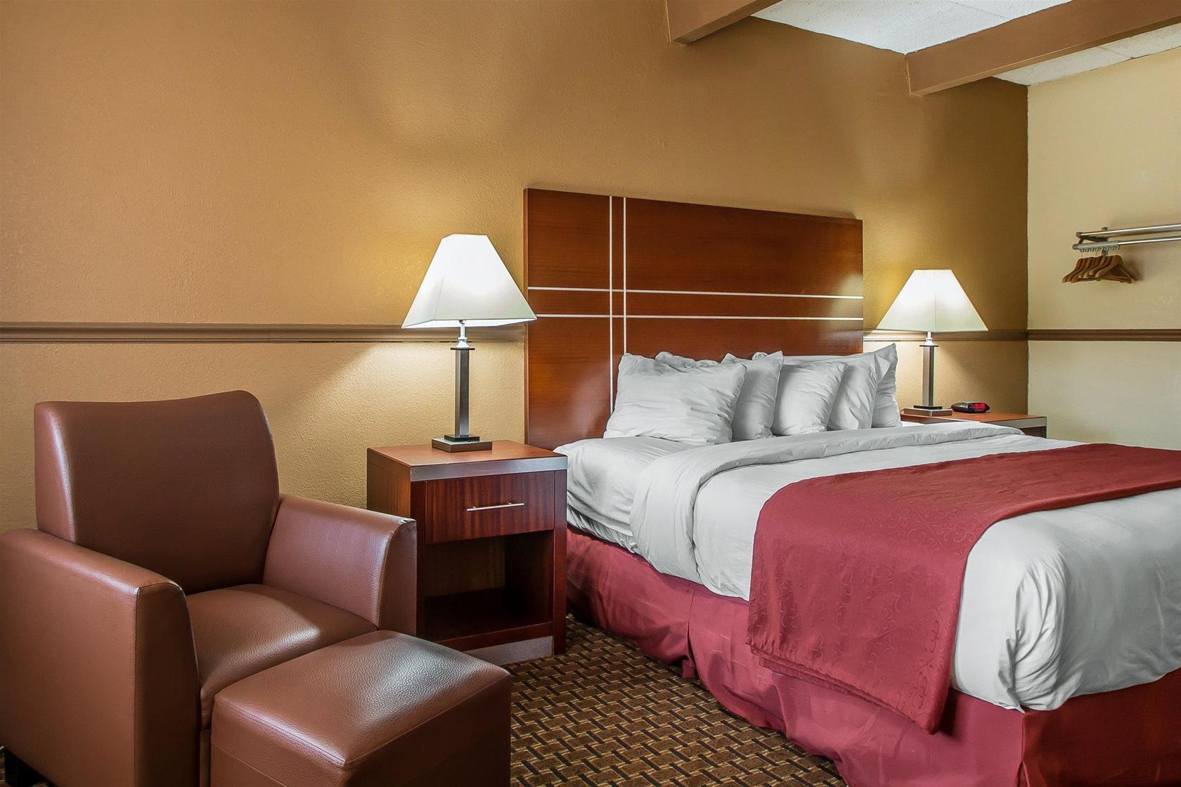 Quality Inn East Dubuque Экстерьер фото