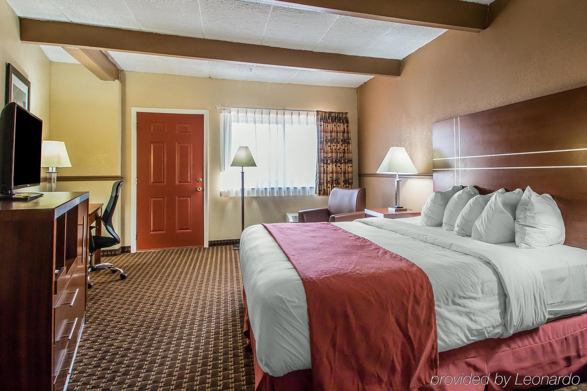 Quality Inn East Dubuque Экстерьер фото
