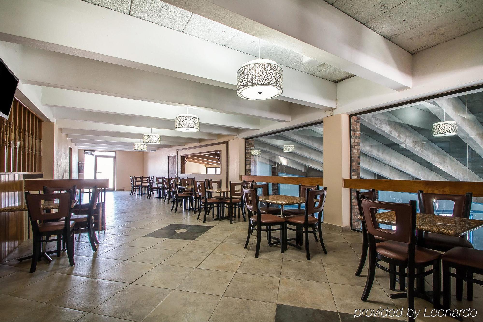 Quality Inn East Dubuque Экстерьер фото