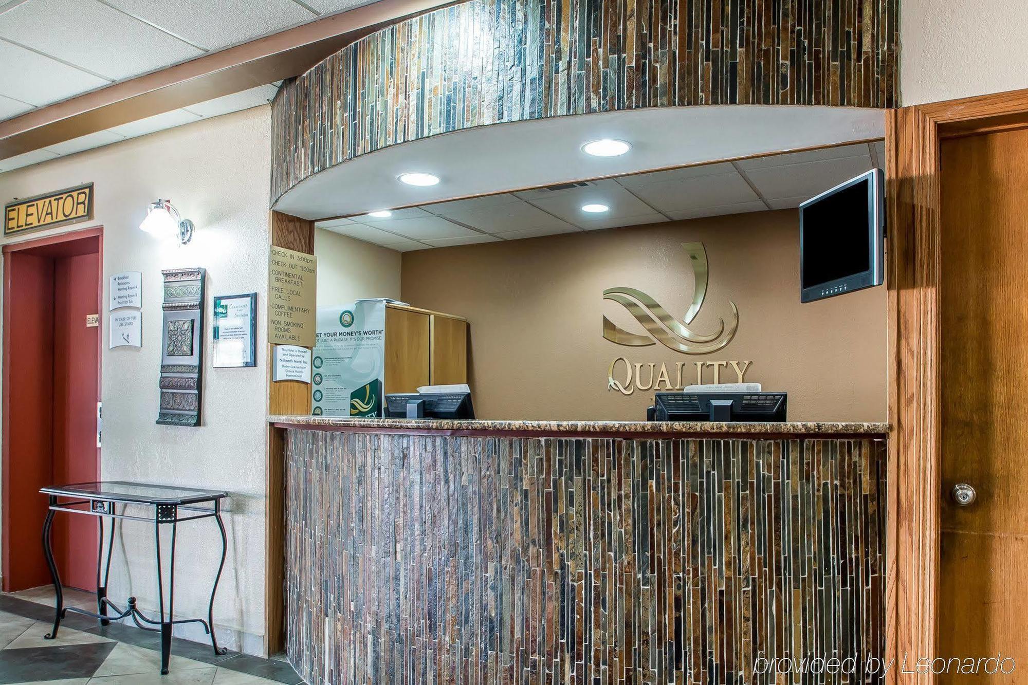 Quality Inn East Dubuque Экстерьер фото
