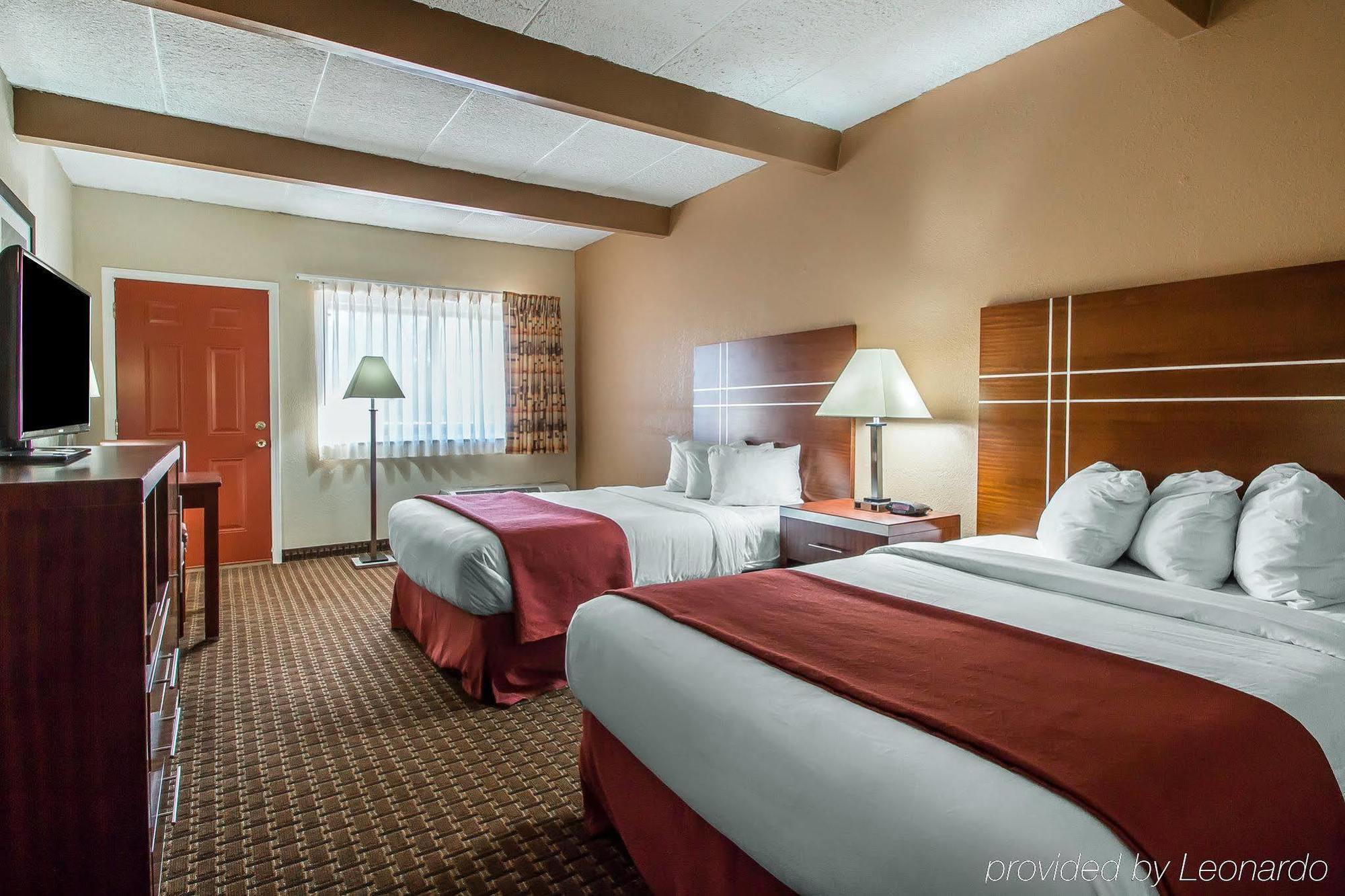 Quality Inn East Dubuque Экстерьер фото